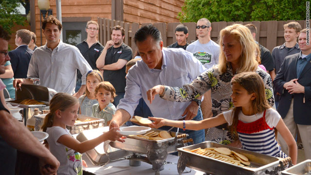 Romney sees bright side of rain-soaked campaign event