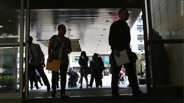 Jobless claims fall to pre-Sandy levels