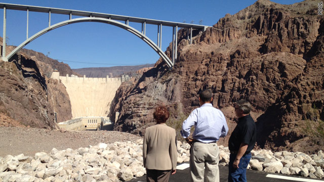 Obama takes field trip to the Hoover Dam
