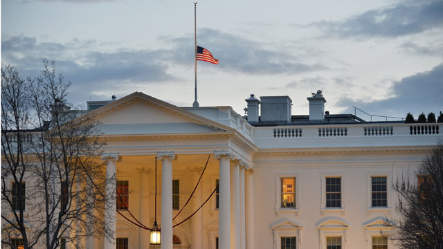 Obama participates in moment of silence for Newtown