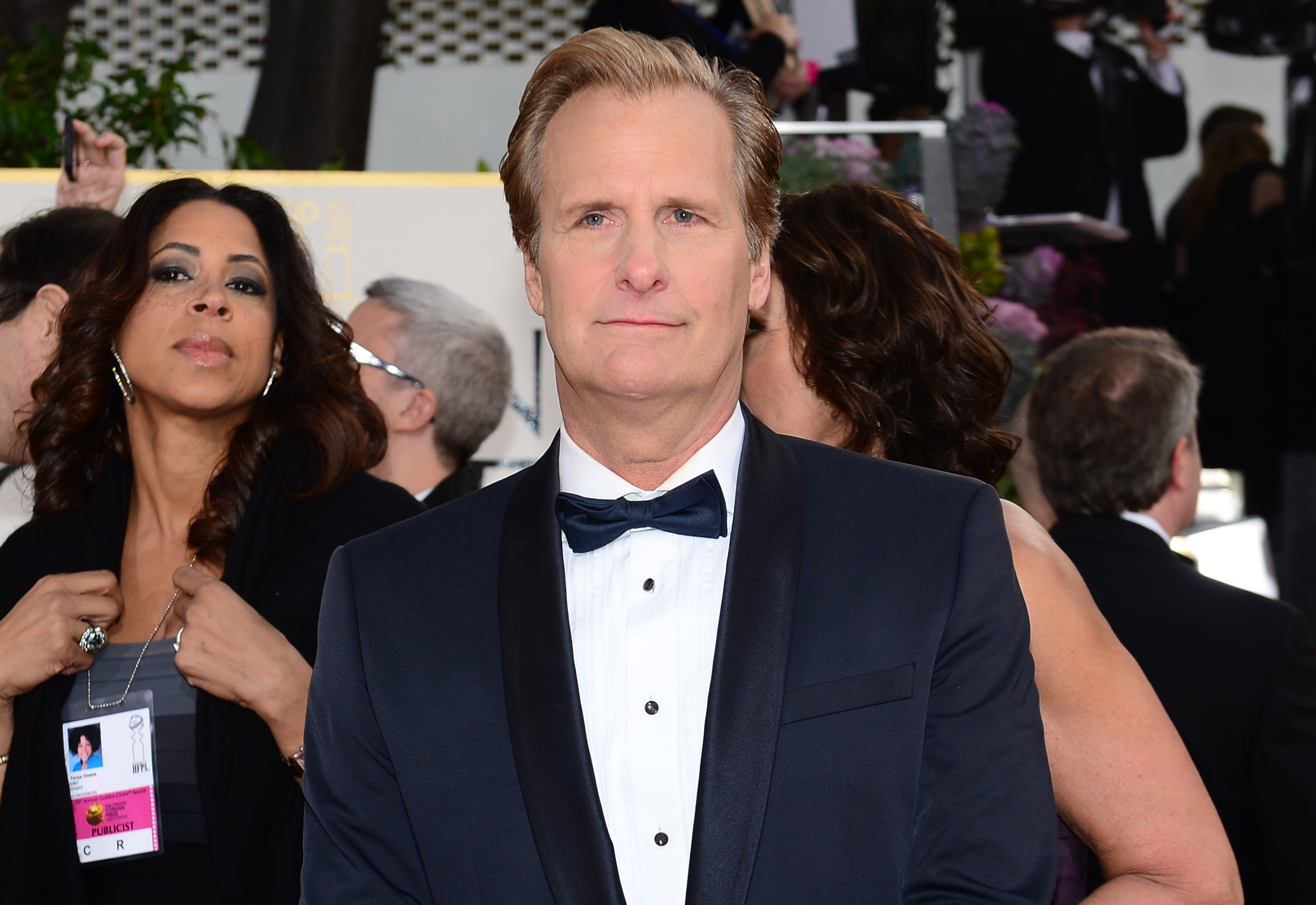 Tonight at 9:  Jeff Daniels, live, and "In The Chair"
