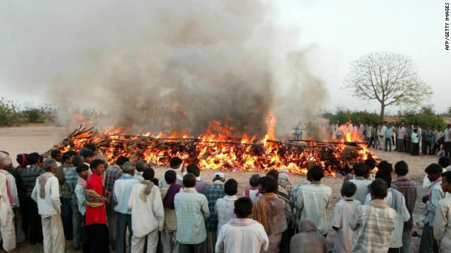 110902014151-india-funeral-pyre-horizontal-gallery.jpg