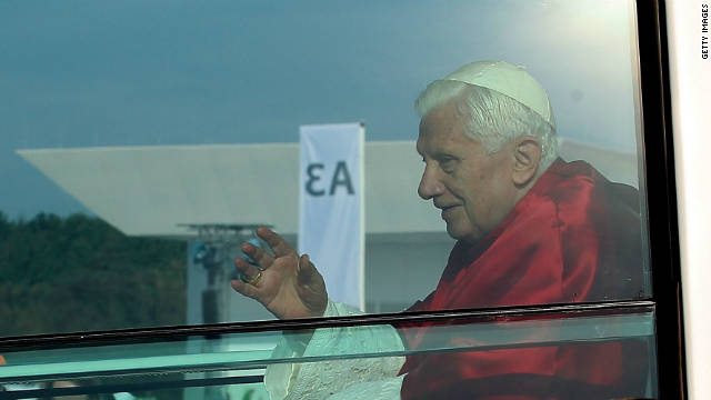 El papa Benedicto XVI llama a terminar con la violencia en Nigeria