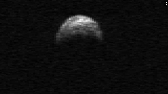 Un asteroide del tamaño de un portaaviones pasará muy cerca de la Tierra
