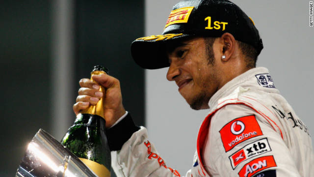 Hamilton gana el GP de Abu Dhabi tras el abandono de Vettel