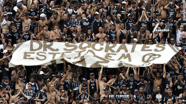 Corinthians supporters honor Socrates during the Brazilian Championship final against Palmeiras on December 4.