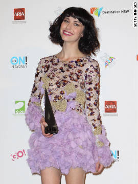 Kimbra poses with the award for female artist of the year at the 2011 ARIA Awards at Allphones Arena on November 27, 2011 in Sydney, Australia.