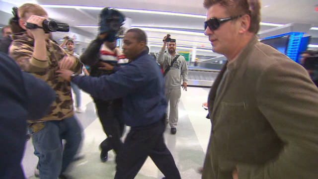 Overheard on CNN.com: Baldwin's refusal to turn off cell phone no surprise to many