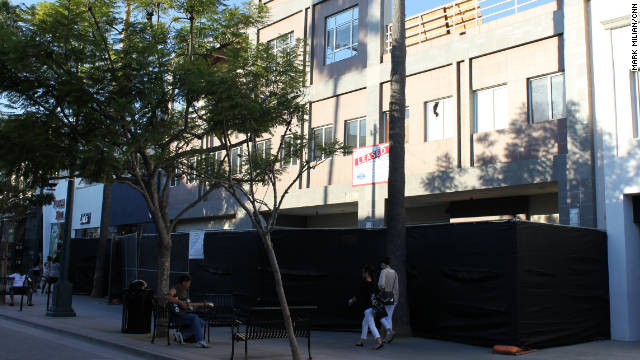 This empty storefront on Santa Monica's Third Street Promenade will become an Apple store next year, sources say.