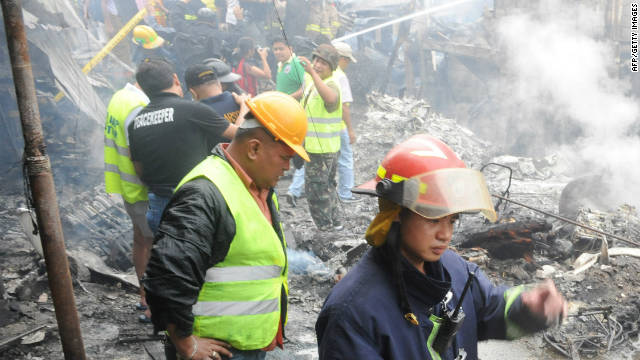 Al menos 13 muertos y 20 heridos tras estrellarse un avión en Filipinas