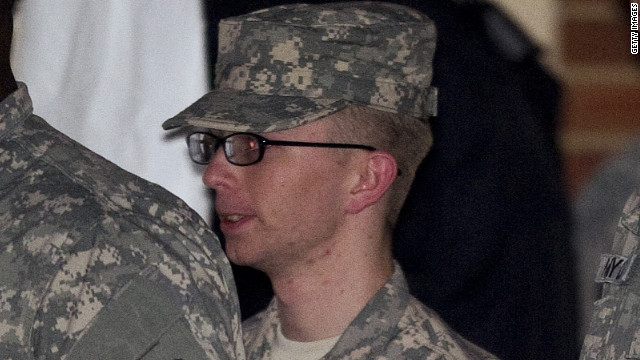Recomiendan corte marcial para Bradley Manning por caso WikiLeaks