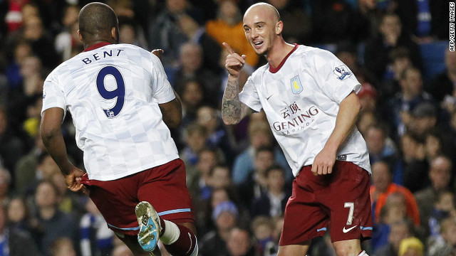 Stephen Ireland celebrates his goal for Aston Villa at Chelsea with Darren Bent.