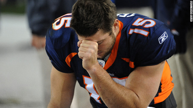 120109045741-tebow-kneel-story-top.jpg