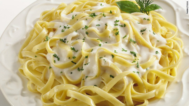 120206024131-fettuccine-alfredo-story-top.jpg