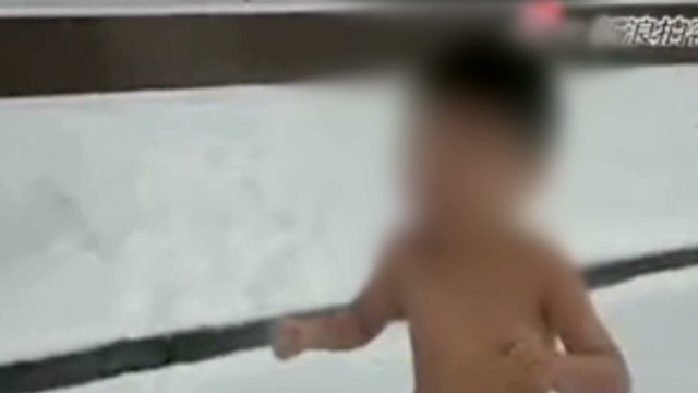 Video De Un Ni O Obligado A Correr Desnudo En La Nieve Sacude Internet Cnn