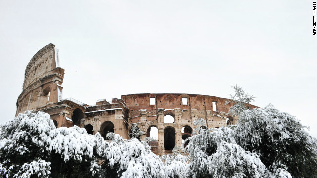 La nieve "congela" las visitas al Coliseo y otros monumentos en Italia
