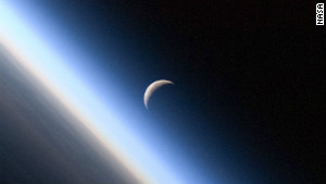 Earthshine may help yield clues to life on other planets