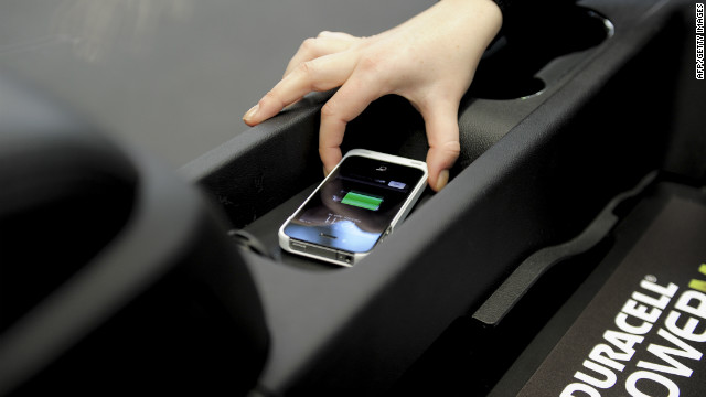 A wireless in-car phone charger created by Duracell and Powermatt .