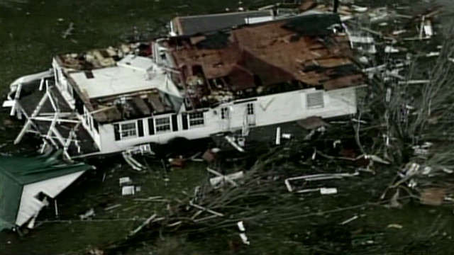 http://i2.cdn.turner.com/cnn/dam/assets/120302102701-vo-kentucky-tornado-damage-00000117-story-top.jpg