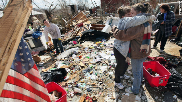 Dolor y resistencia tras fuertes tornados en Estados Unidos que dejaron 37 muertos