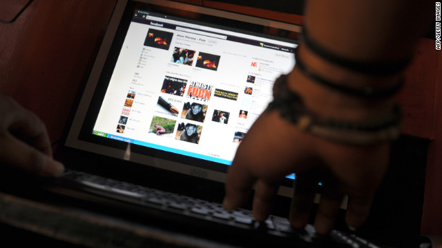 Una niña de 13 años se escapa de un presunto depredador de Facebook