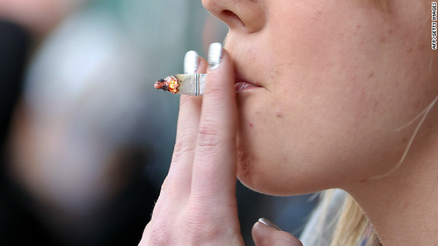 OPINIÓN: ¿Por qué la gente pobre fuma más?