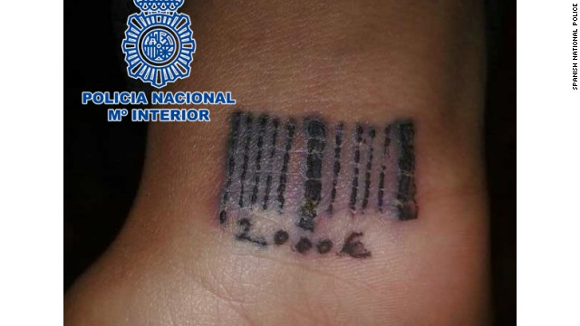 Cae red de prostitución en España que tatuaba a mujeres con código de barras