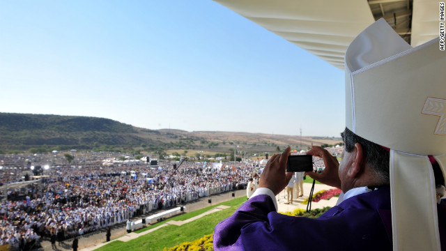 Alrededor de 500 mil fieles asistieron a la misa del Papa Benedicto XVI en México