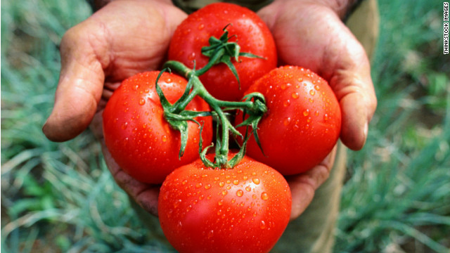 Box lunch: Tomato pickers and a 'black and bleu' controversy