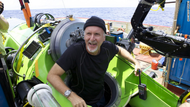 James Cameron llega al punto más profundo de los océanos y cuenta detalles por Twitter