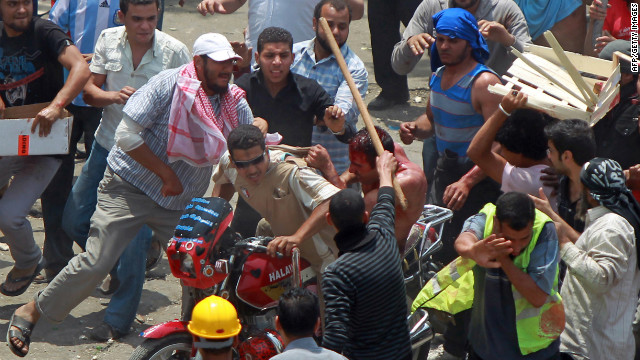 Manifestantes llaman a protestas masivas contra la violencia en Egipto