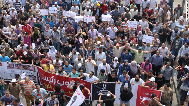 Un muerto y cientos de heridos en una manifestación en Egipto