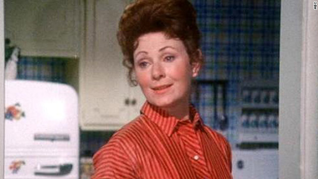 Marion Ross played 1950s homemaker Marion Cunningham on "Happy Days." Mrs. C, as The Fonz called her, took care of her husband, Howard; their kids, Richie and Joanie; and Fonzie.