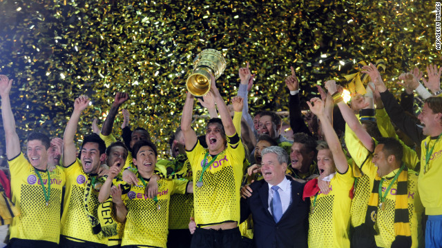 Borussia Dortmund beat Bayern Munich in front of more than 75,000 fans at Berlin's Olympic stadium