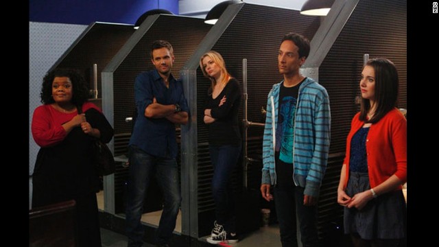 'Community' cast thanks Dan Harmon as he's replaced