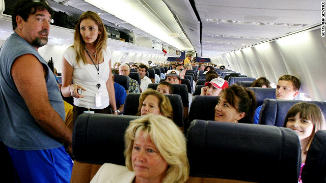 no one should dress like this guy on an airplane