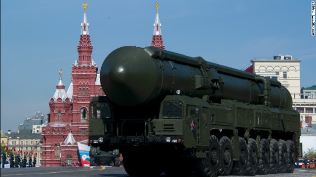 Rusia prueba un misil balístico, en medio de tensiones con la OTAN