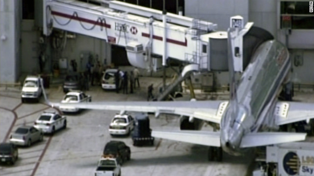 Detienen pasajero en vuelo de American Airlines que llegó a Miami