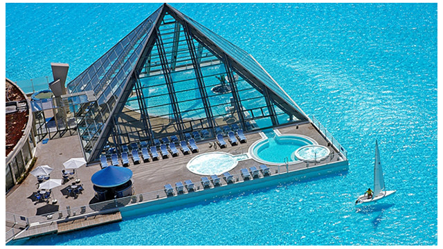 La piscina más grande del mundo mide más de un kilómetro y tiene 35 metros de hondo