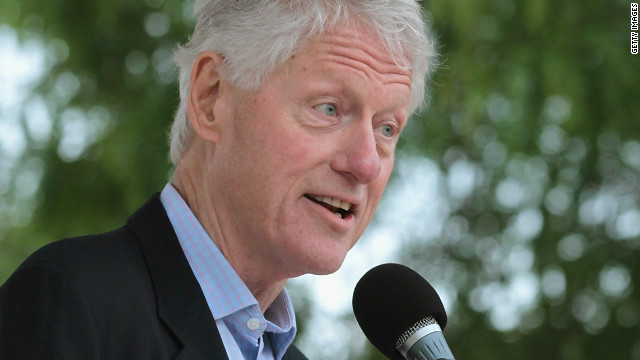 Former president Bill Clinton campaigns for Milwaukee Mayor Tom Barrett who is running against Walker in the recall election.