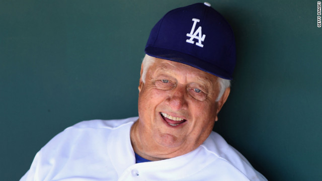 Former Dodgers manager Tommy Lasorda suffers heart attack