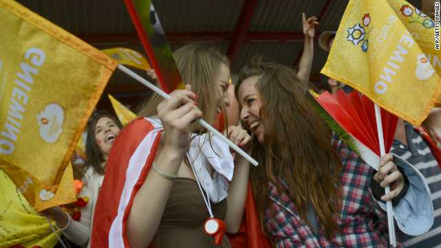 Spanish supporters hope the 2010 World Cup winners can make history by defending their 2008 European title and become the first to win three successive major championships.