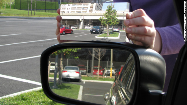 Patentan un espejo que puede eliminar el punto ciego del conductor