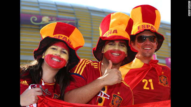 Spanish fans get into the mood ahead of Sunday's match against Italy.