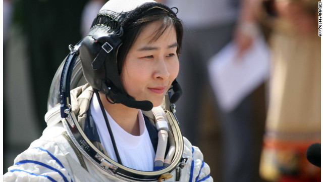 China hace historia al enviar a su primera mujer astronauta al espacio