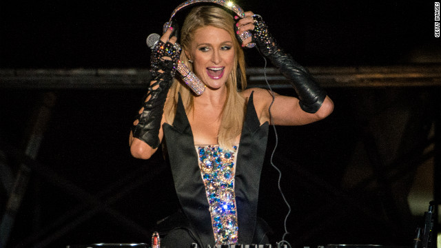 Paris Hilton makes her DJ debut
