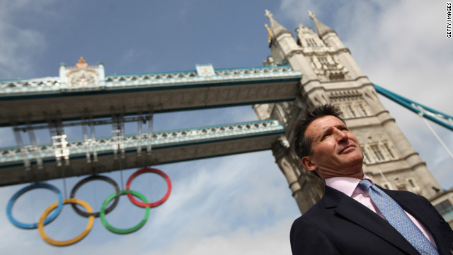 London 2012 organizing chairman Sebastian Coe has defended security company G4S following staffing shortfalls.