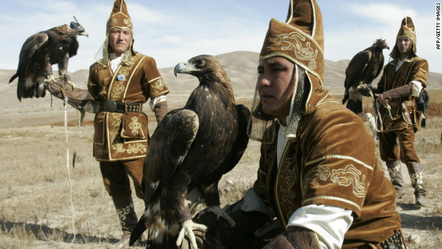 While many Kazakh golden eagle hunters keep the tradition alive through shows for tourists, a handful use the animals to hunt for real. 