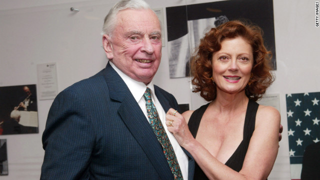 Vidal and Susan Sarandon appear backstage during the Film Society of Lincoln Center's 2003 tribute to the Oscar-winning actress in New York.