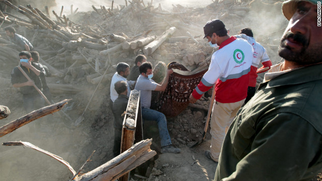 Más de 300 muertos y 3.000 heridos por terremotos en Irán